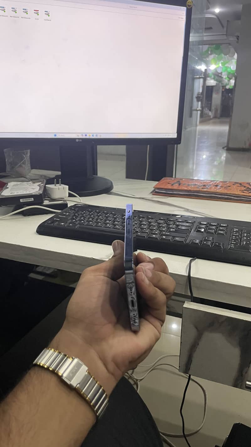 Apple iPhone 13 Pro 2