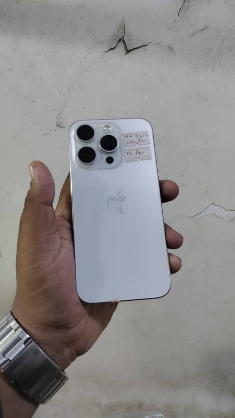 Apple iPhone 16 Pro Max 4
