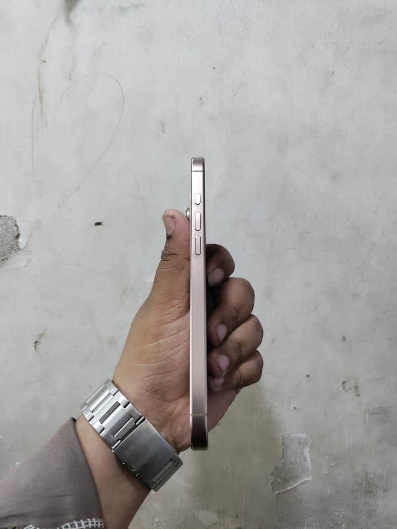 Apple iPhone 16 Pro Max 5