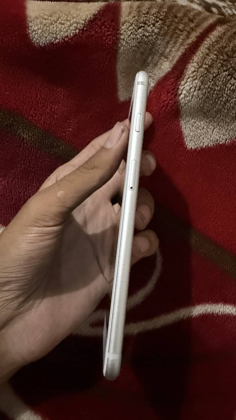 Apple iPhone 7 Plus 1