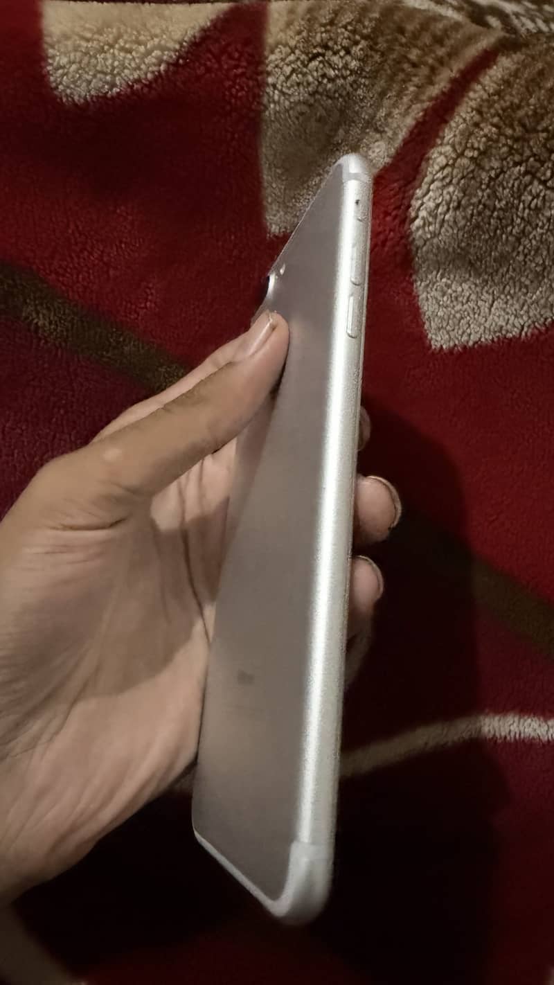 Apple iPhone 7 Plus 2