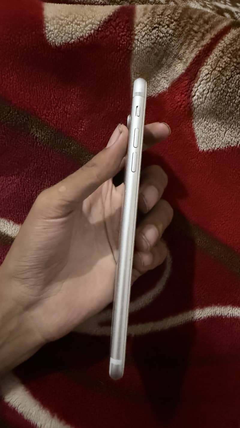 Apple iPhone 7 Plus 5