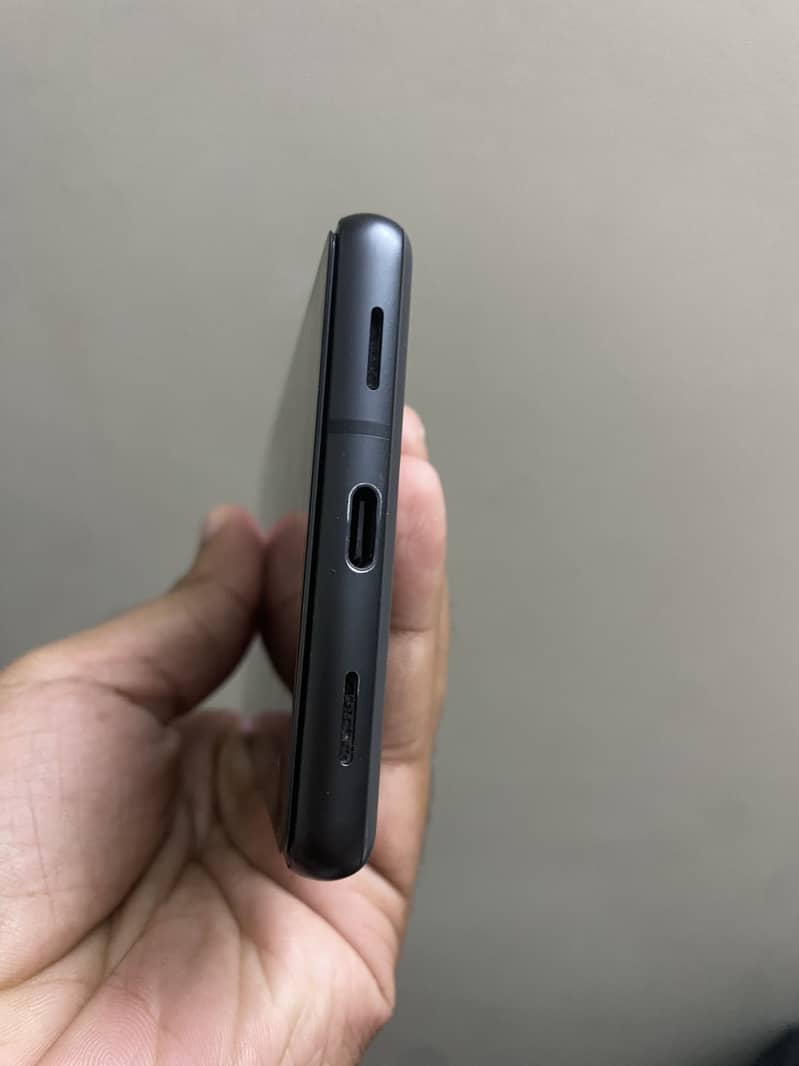 Google Pixel 7a. Sealed piece 3