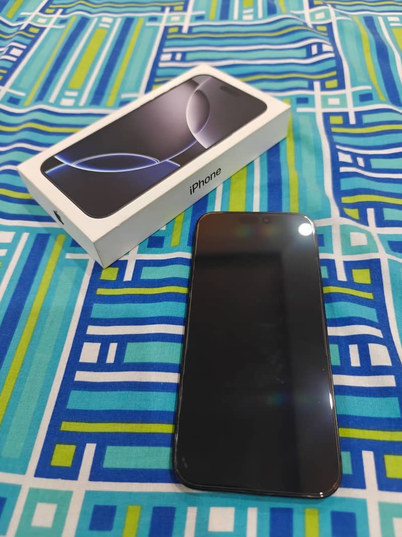 Apple iPhone 16 Pro Max 1