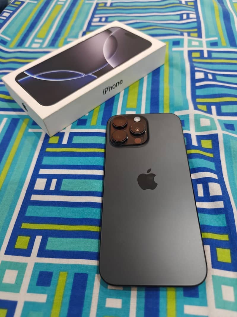 Apple iPhone 16 Pro Max 3