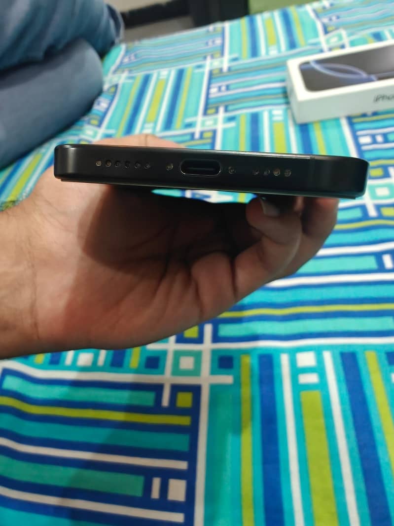 Apple iPhone 16 Pro Max 5