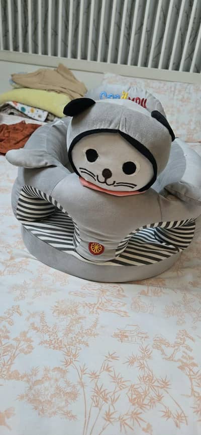 baby sitting sofa seat