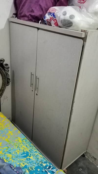 wooden almari 2 doors available for sale with excellent condition