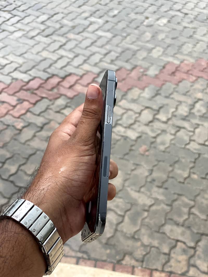Apple iPhone 13 Pro Max 4