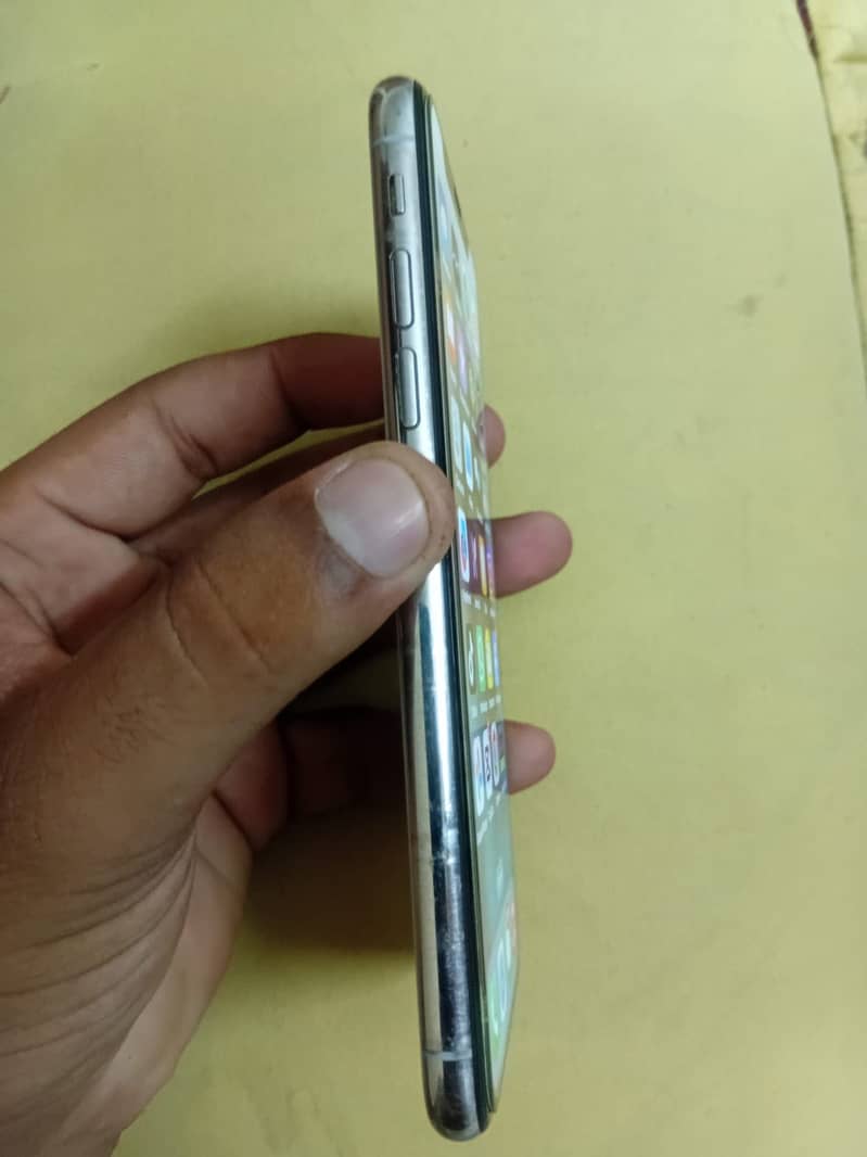 Apple iPhone X 2