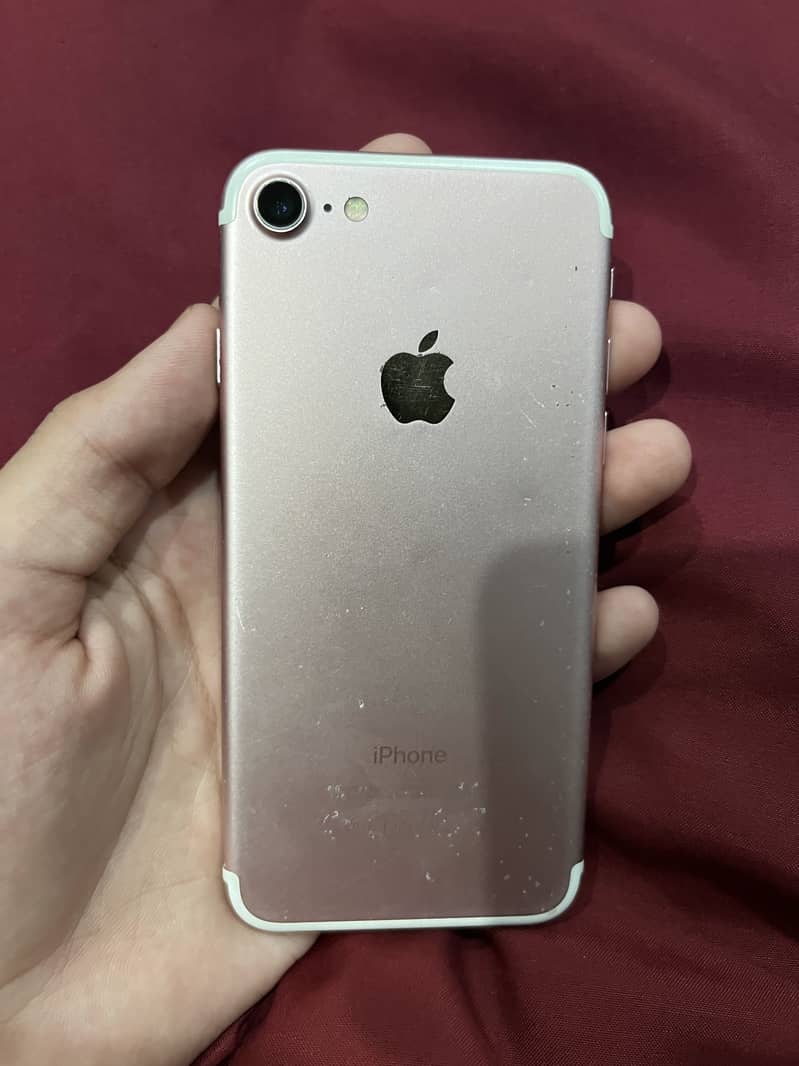 Apple iPhone 7 0