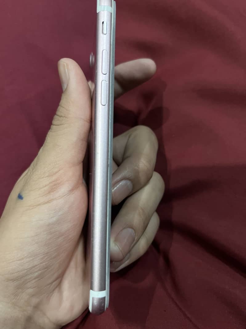 Apple iPhone 7 2