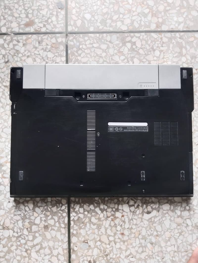 Dell Latitude e6400 1