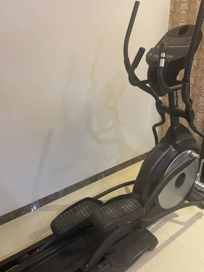 Eliptical slim line machine gym & fitness