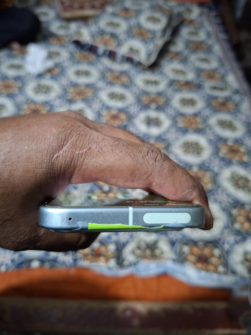 Google Pixel 9 4