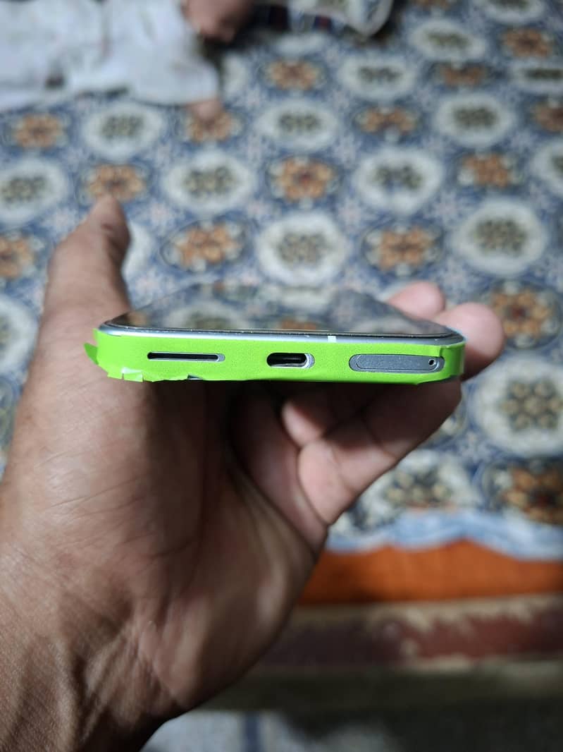 Google Pixel 9 5