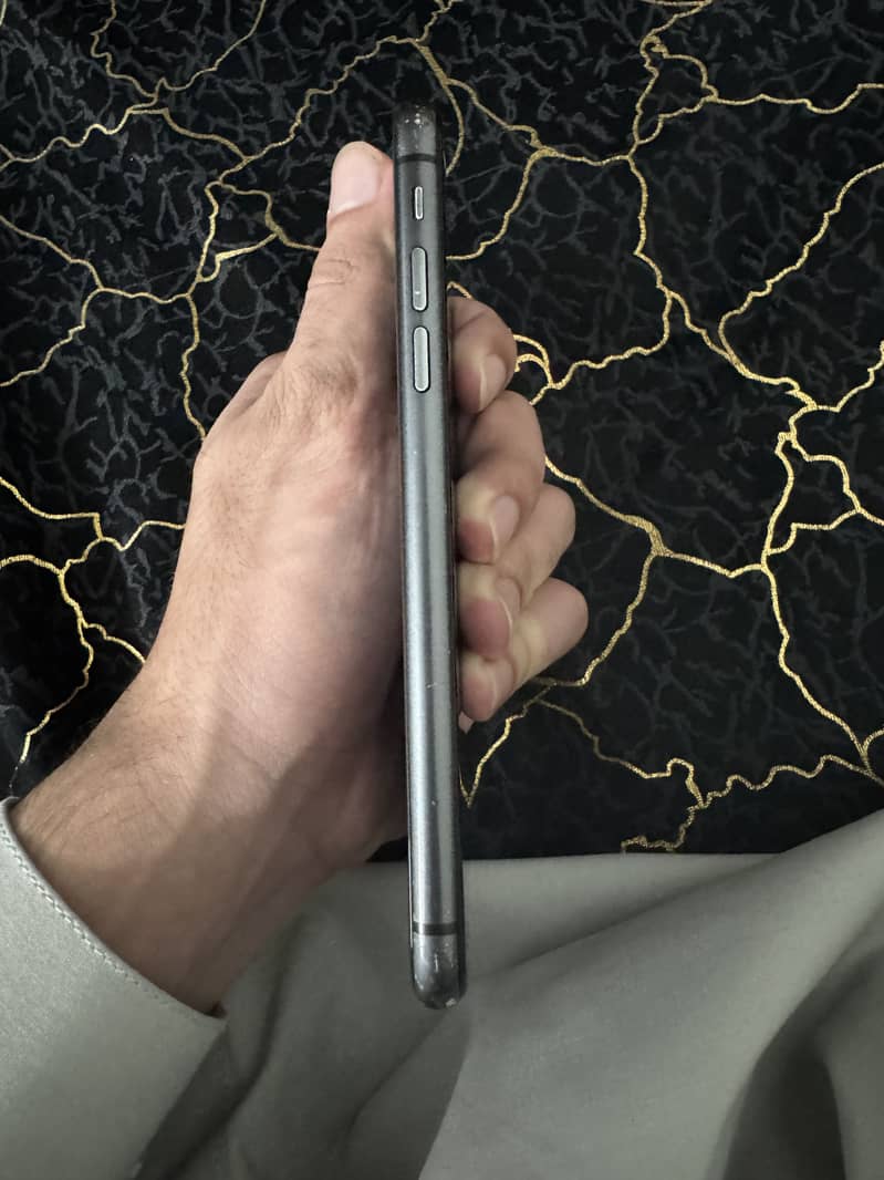 Apple iPhone 11 1