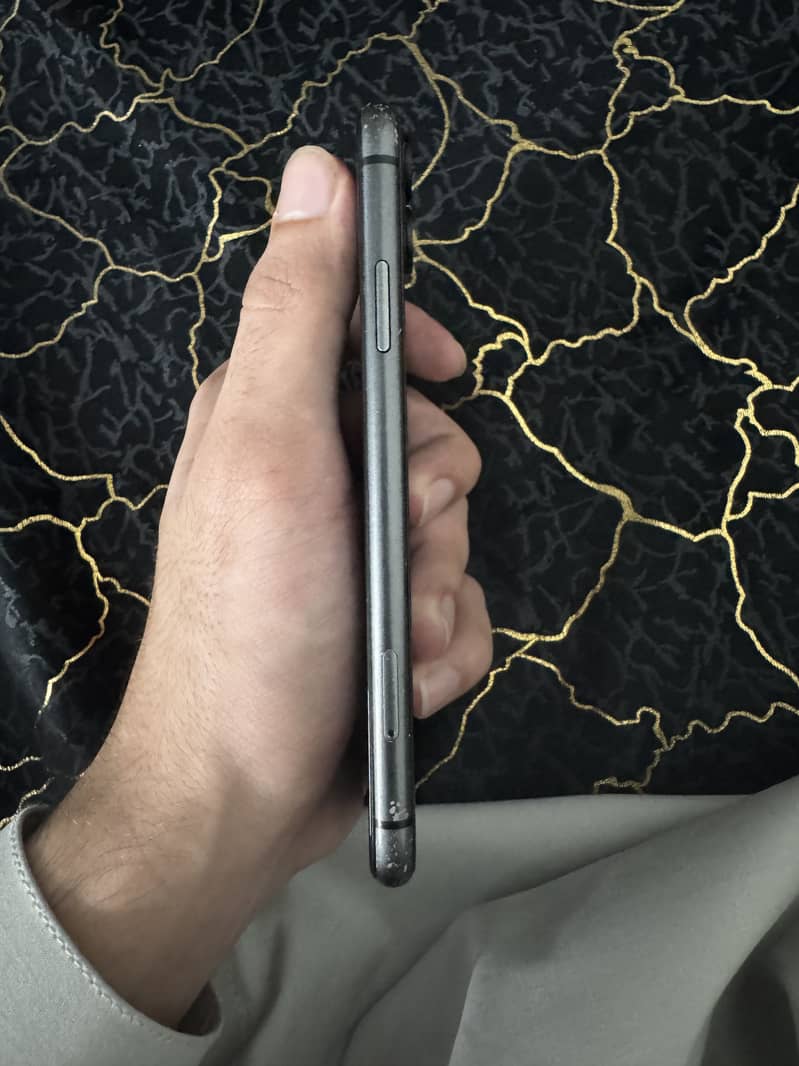 Apple iPhone 11 5