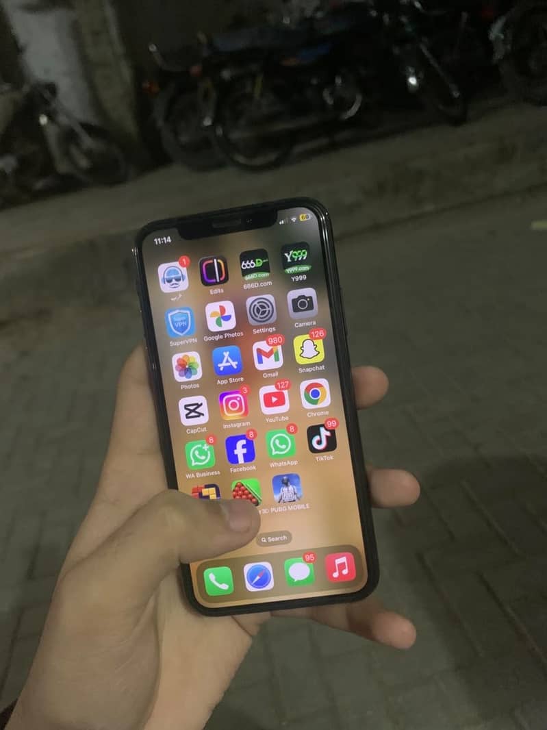 Apple iPhone X 6