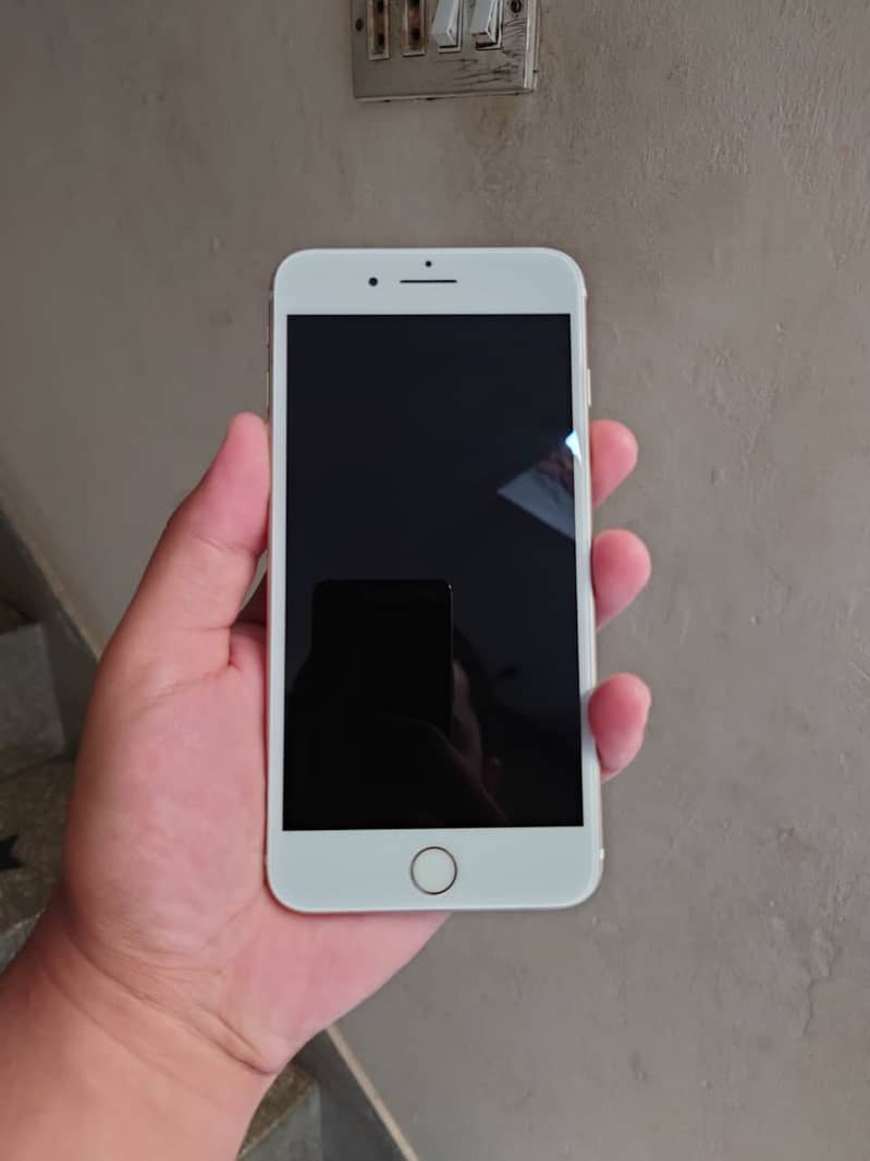 Apple iPhone 7 Plus 9
