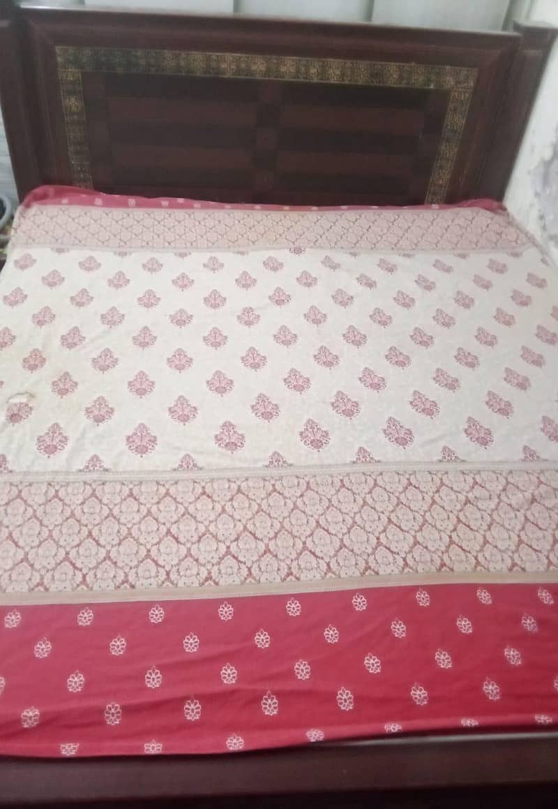 Full size queen bed 1
