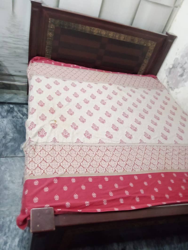 Full size queen bed 2