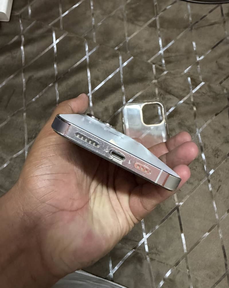 Apple iPhone 14 Pro Max 2