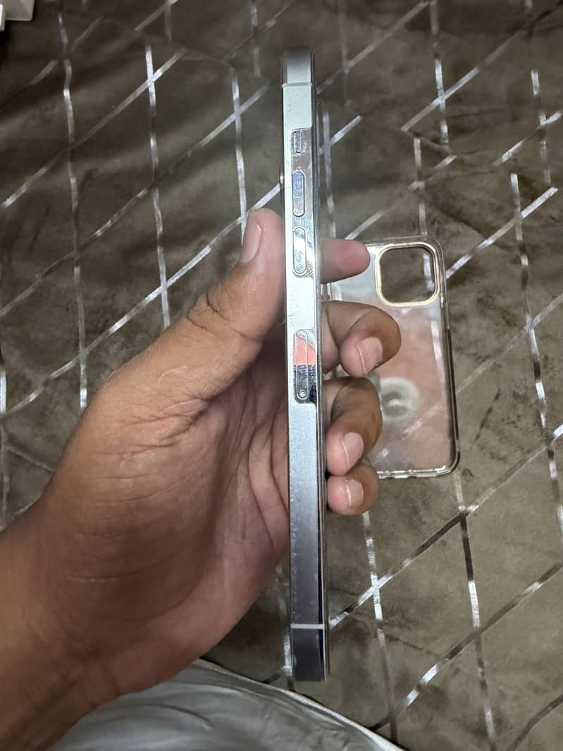 Apple iPhone 14 Pro Max 6