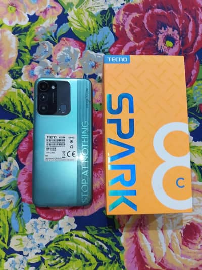 Tecno Spark 8C 4+4/128 with box and charger