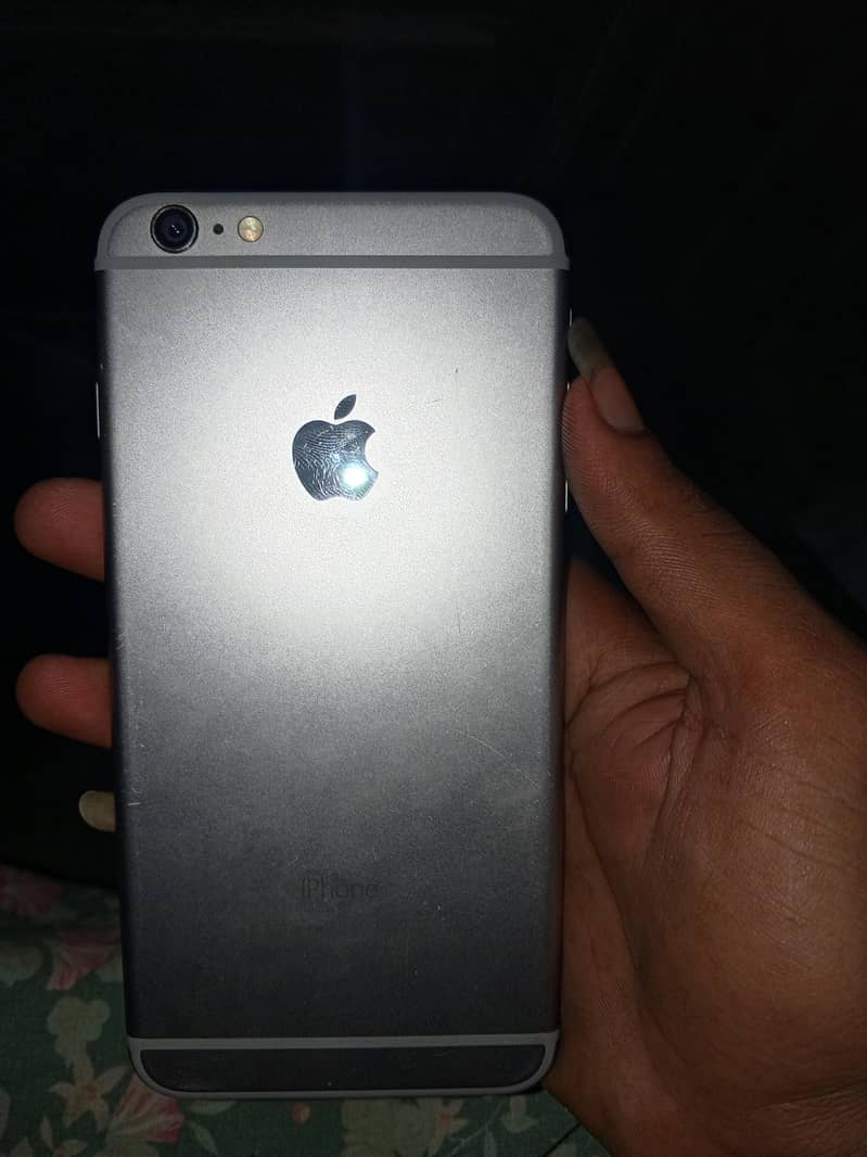 Apple iPhone 6 Plus 2
