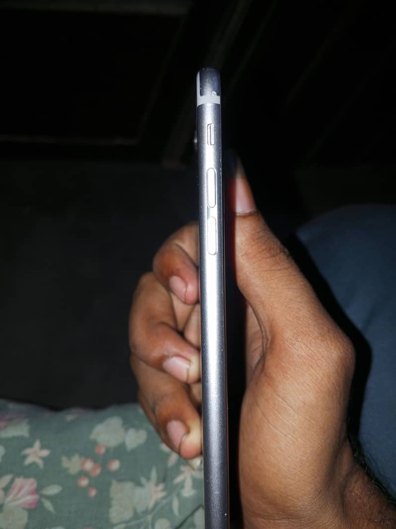 Apple iPhone 6 Plus 3
