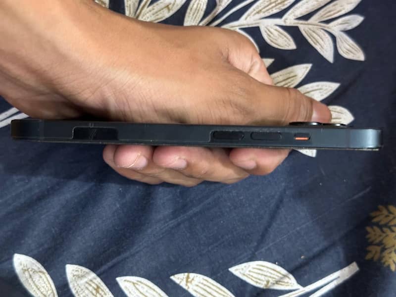 Apple iPhone 14 2