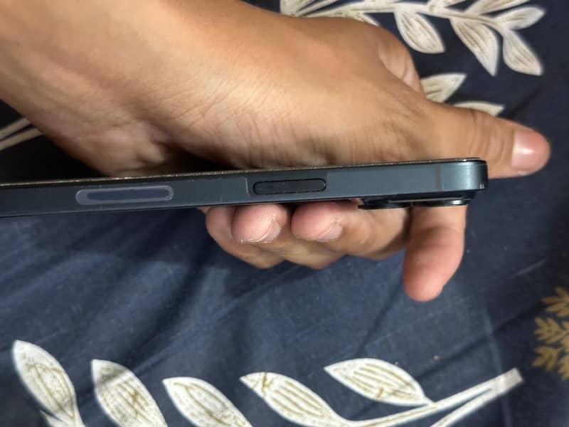 Apple iPhone 14 4