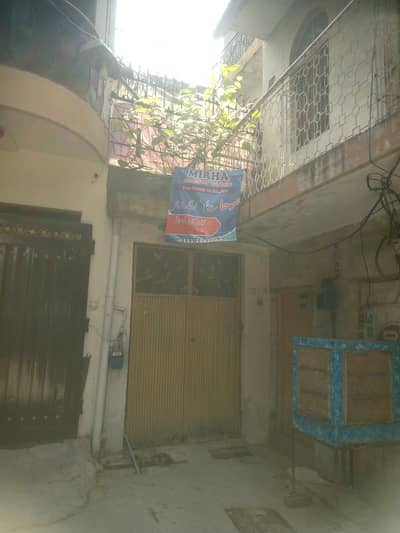 8Marla double story available for sale sadiqaabd hai chwok