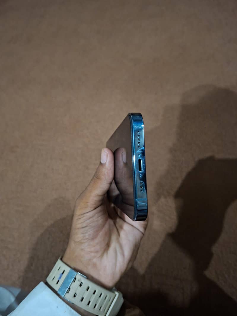 Apple iPhone 13 Pro 1
