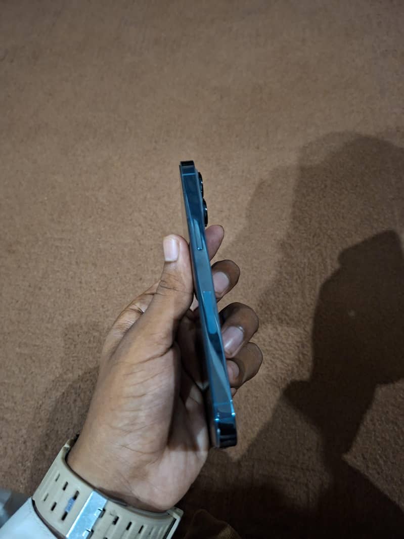 Apple iPhone 13 Pro 4