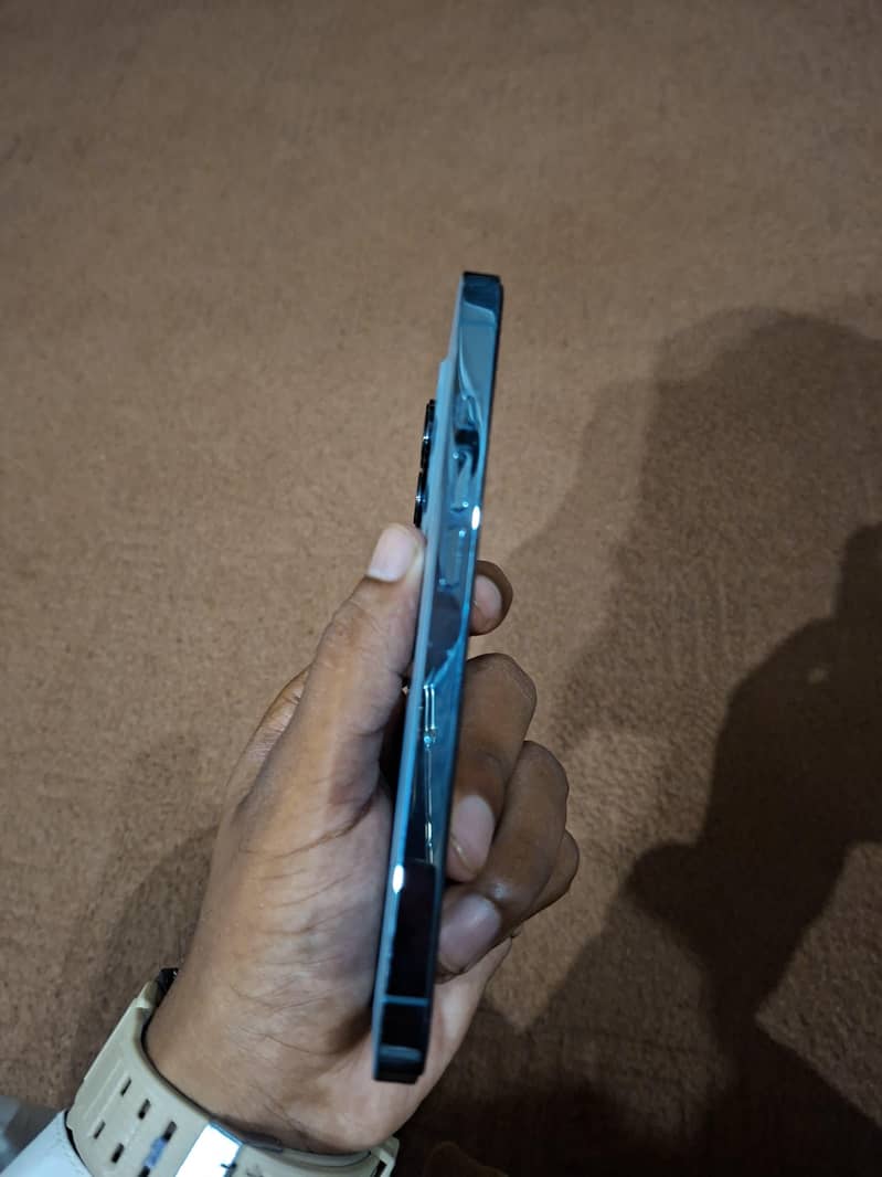 Apple iPhone 13 Pro 8