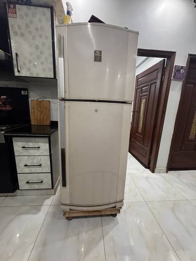 DAWLANCE USED WORKING FRIDGE FOR SALE