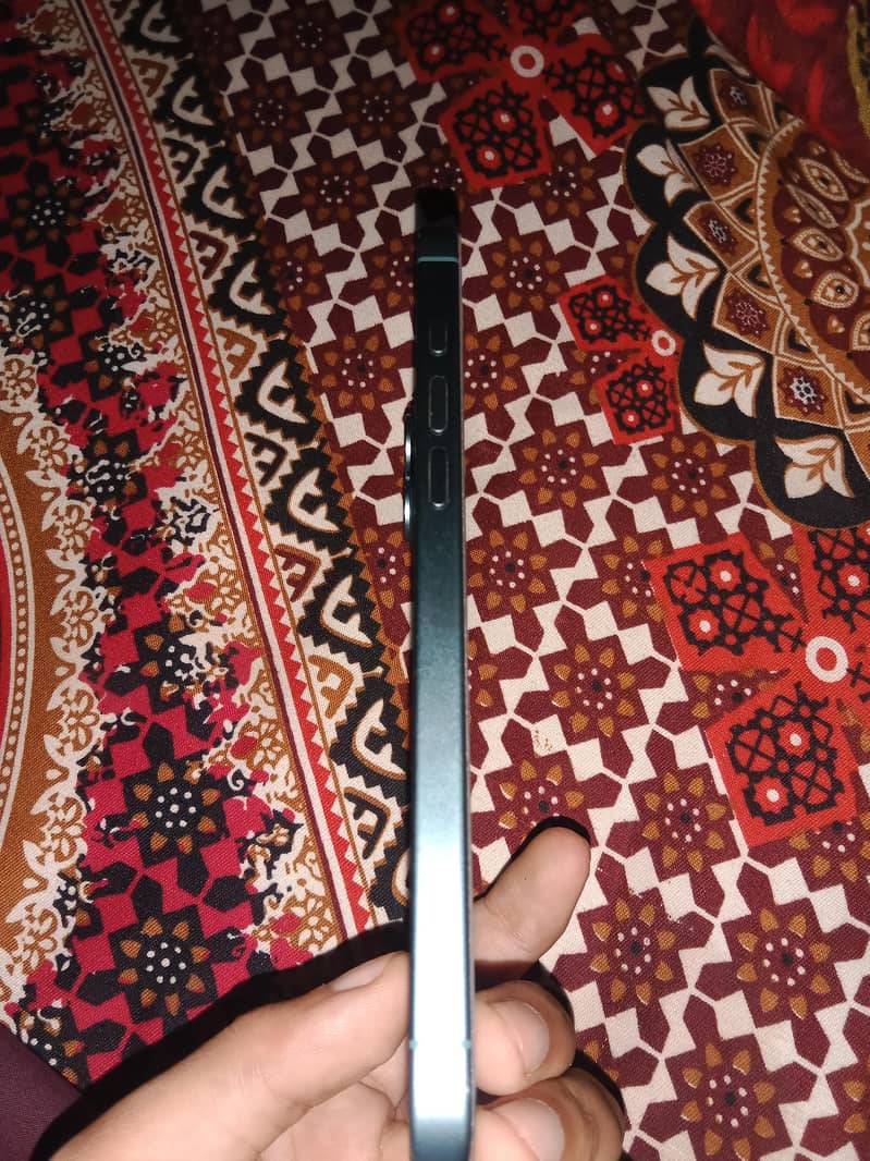 Apple iPhone 16 Plus 2
