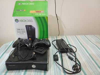 X Box slightly Used like New Open Box 360 GB
