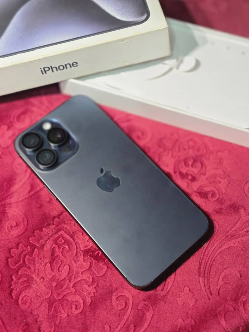Apple iPhone 15 Pro Max 1