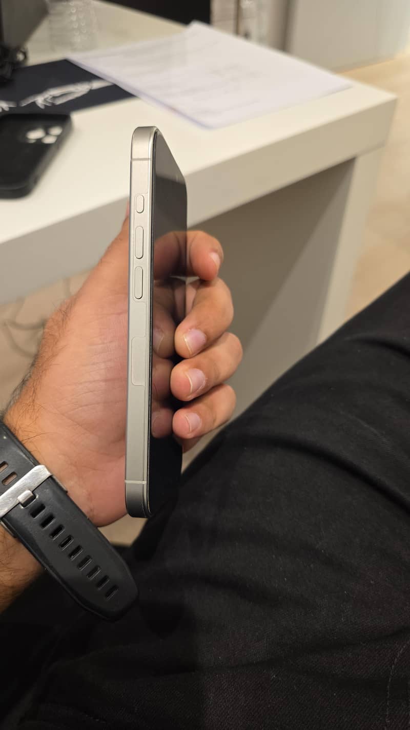 Apple iPhone 15 Pro 4