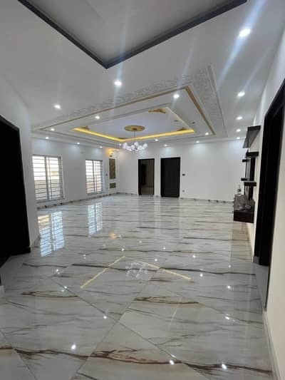 1 Kanal Upper Portion Available For Rent