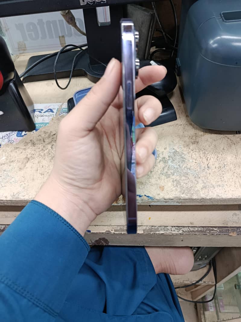 Apple iPhone 14 Pro Max 2