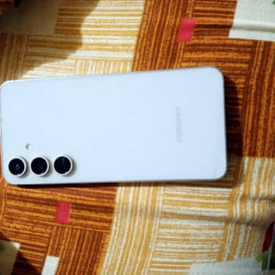 Samsung Mobile S24 fE