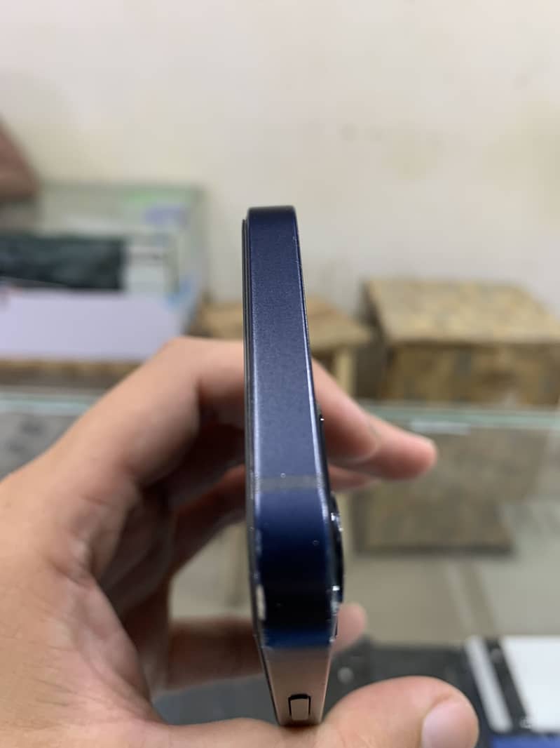 Apple iPhone 12 mini 3