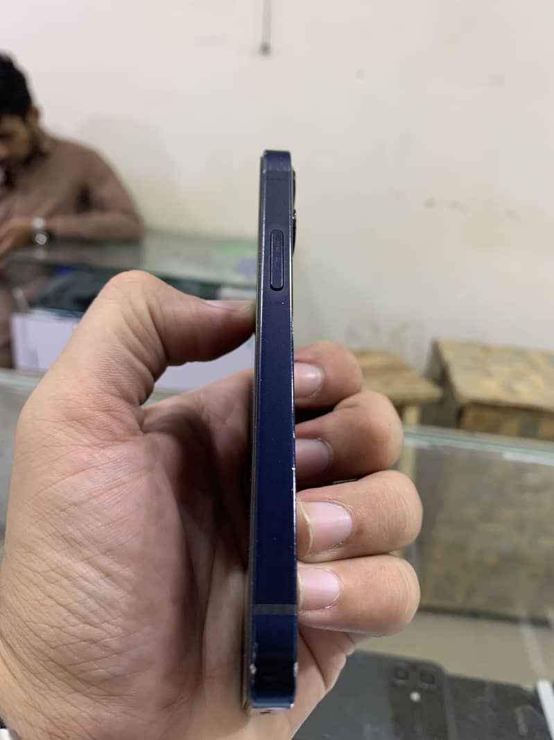 Apple iPhone 12 mini 4
