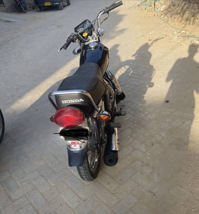 I am selling my Honda 125 2024