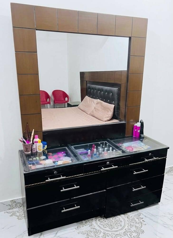 Solid wood complete Bedroom set 1