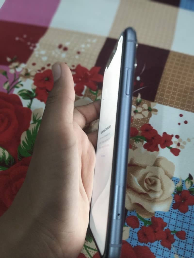 Apple iPhone 11 5